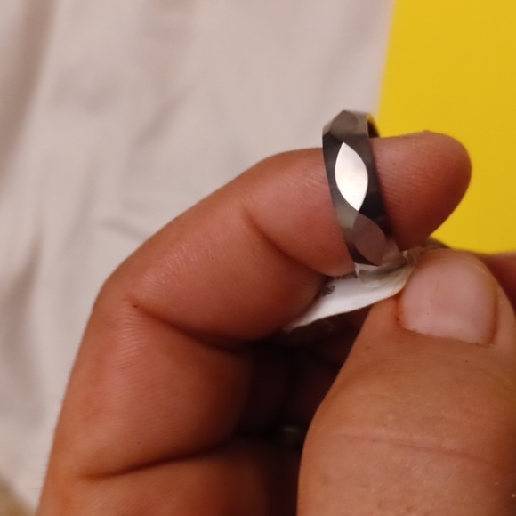 Other - NWT - Men's Triangular Faceted Tungsten Ring - Size 9